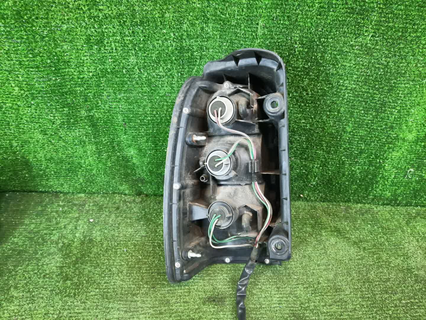 Стоп-сигнал правый задний TOYOTA HILUX SURF RZN185W, VZN185W, KDN185W, KZN185W, KZN185G 3 ракурс
