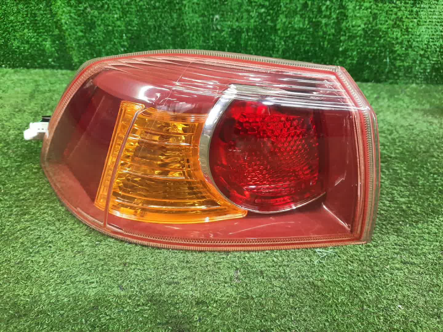 Стоп-сигнал левый задний MITSUBISHI LANCER, GALANT FORTIS CY4A, CY2A, CY3A, CY6A 1 ракурс