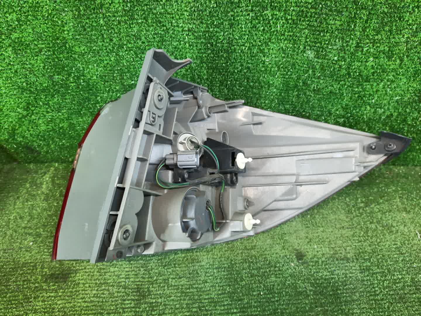 Стоп-сигнал левый задний HONDA ELYSION RR5, RR6 2 ракурс