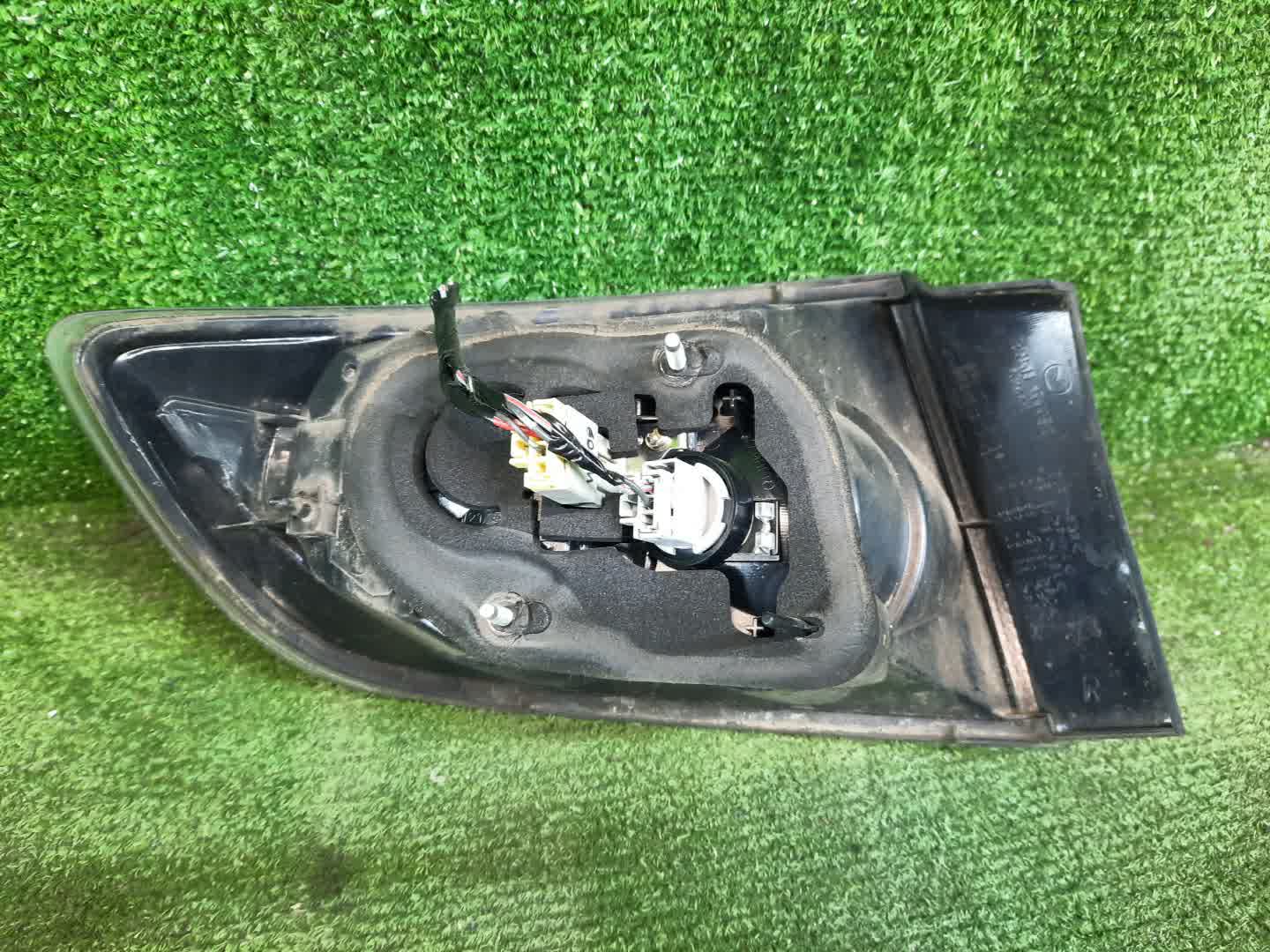 Стоп-сигнал правый задний MAZDA AXELA, MAZDA 3, 3 BK5P, BK3P, BKEP, BK 2 ракурс