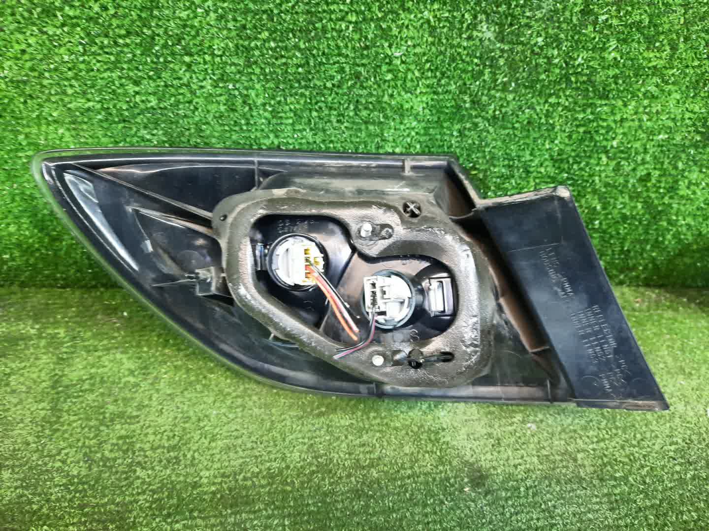 Стоп-сигнал правый задний MAZDA AXELA, MAZDA 3, 3 BK5P, BK3P, BKEP, BK 2 ракурс