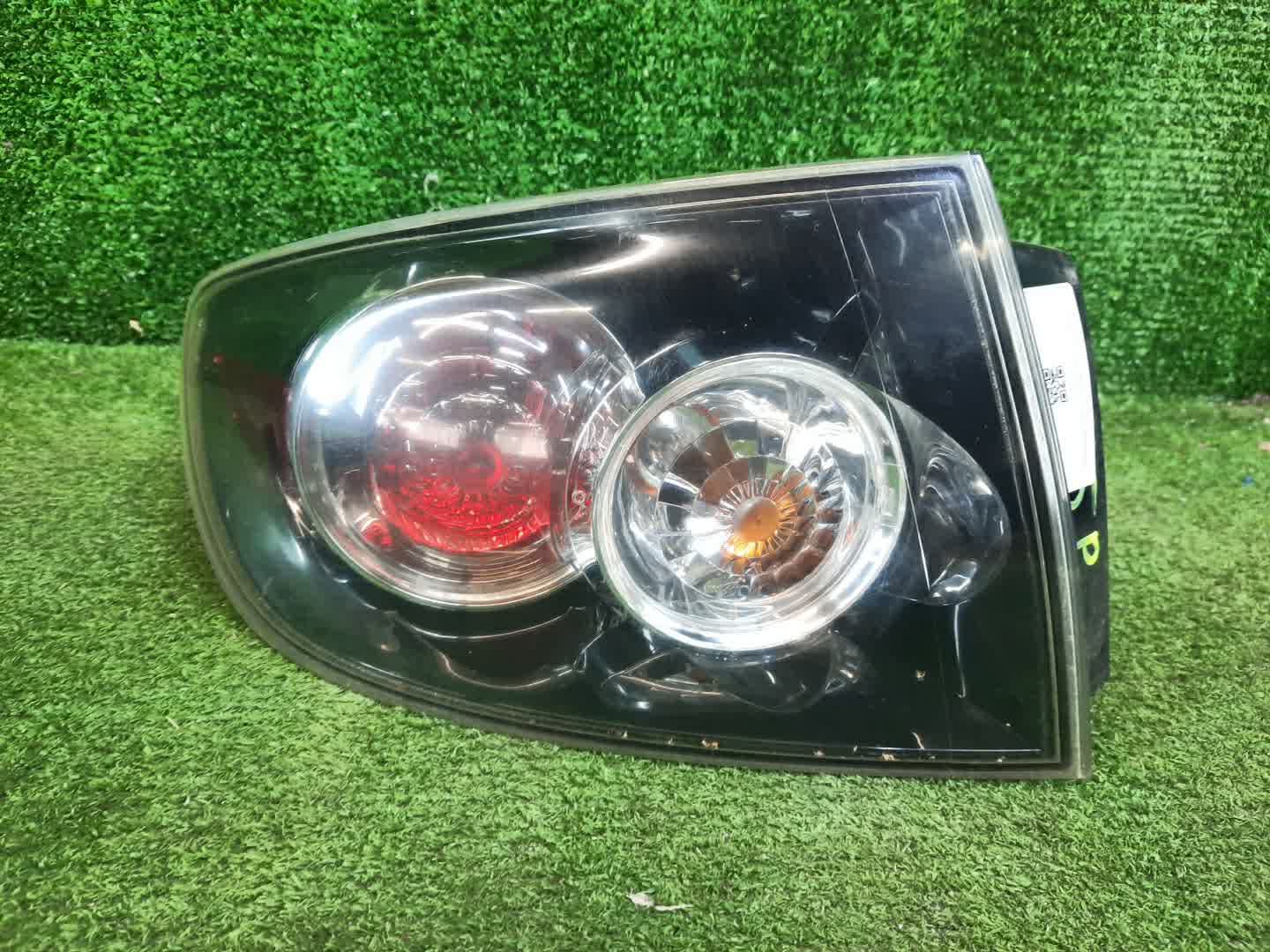 Стоп-сигнал левый задний MAZDA AXELA, MAZDA 3, 3 BK5P, BK3P, BKEP, BK 1 ракурс