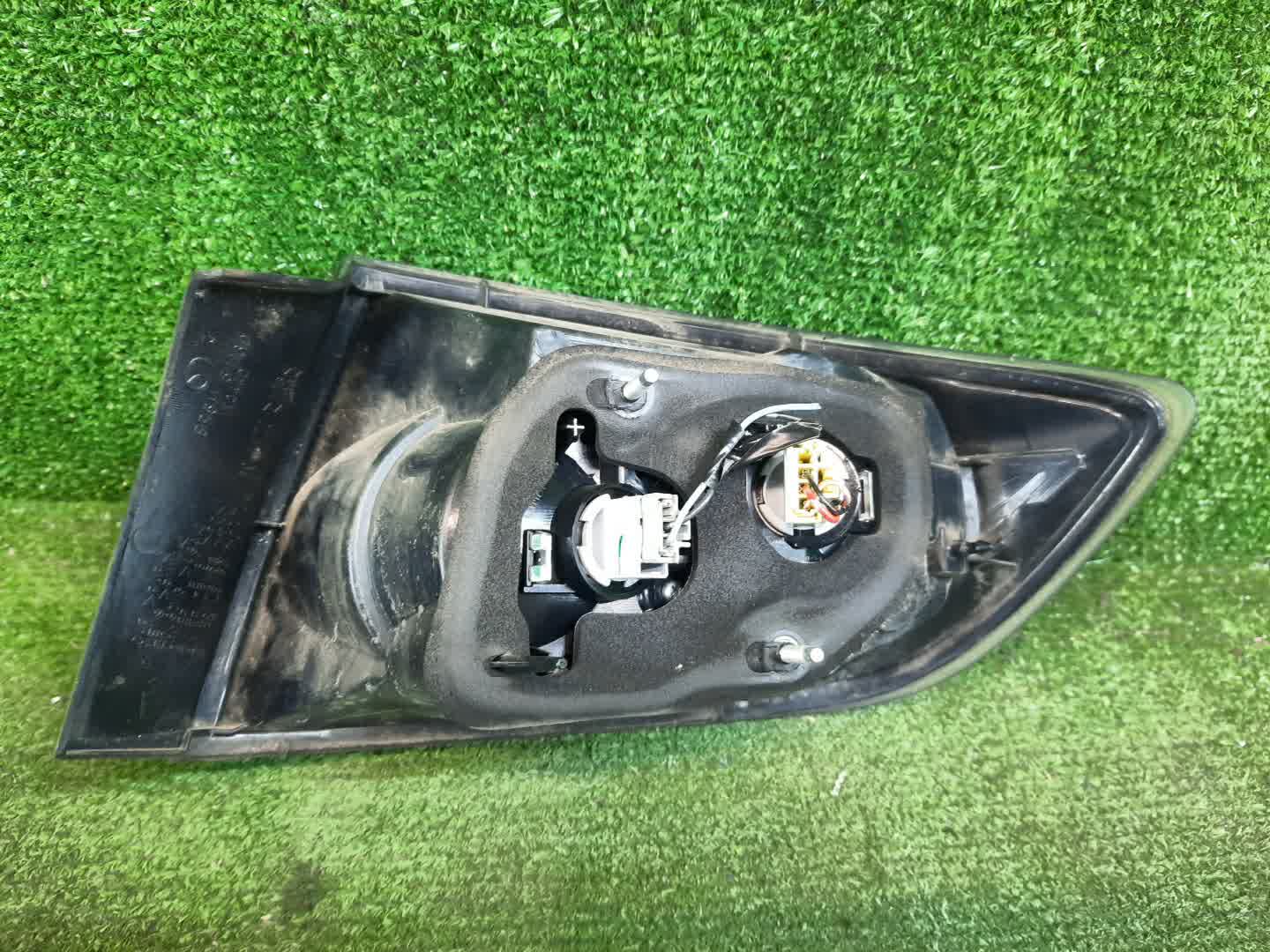 Стоп-сигнал левый задний MAZDA AXELA, MAZDA 3, 3 BK5P, BK3P, BKEP, BK 2 ракурс