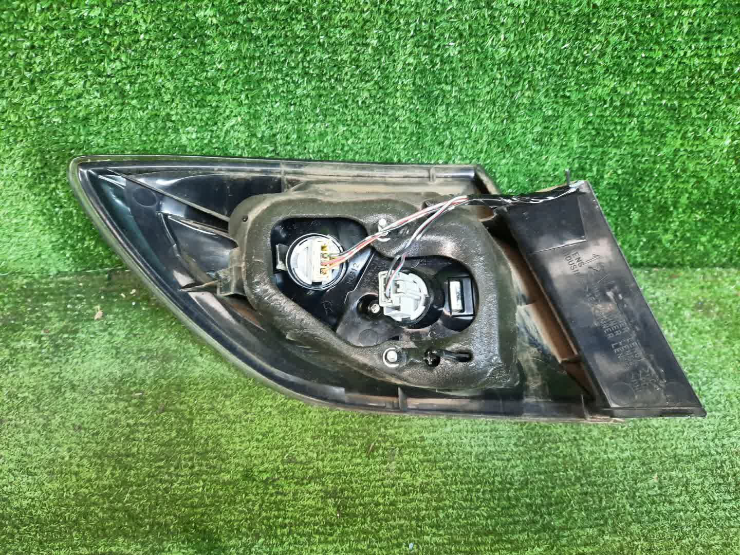 Стоп-сигнал правый задний MAZDA AXELA, MAZDA 3, 3 BK5P, BK3P, BKEP, BK 2 ракурс