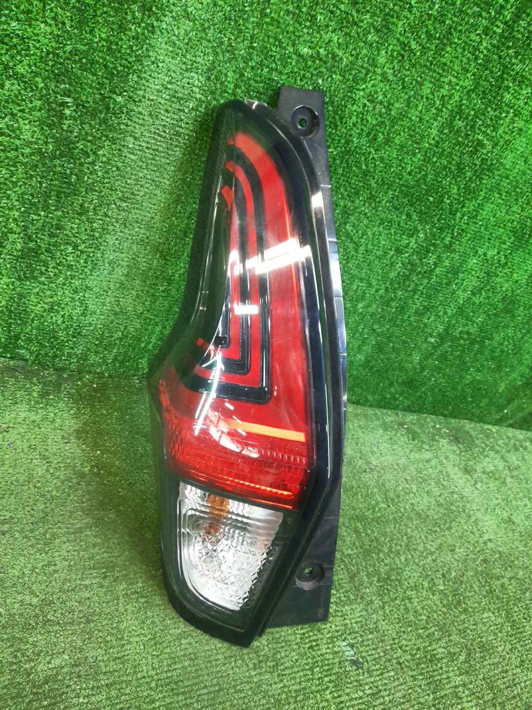 Стоп-сигнал левый задний NISSAN DAYZ B45W, B43W, B46W, B47W, B48W, B44W 1 ракурс