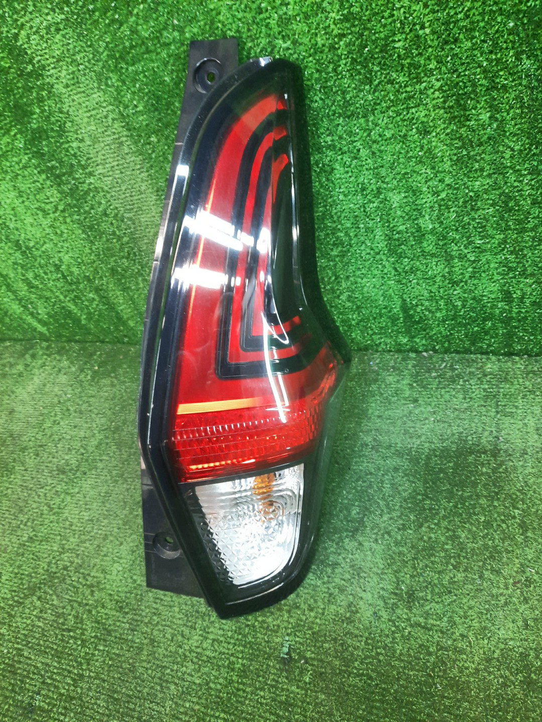 Стоп-сигнал правый задний NISSAN DAYZ B45W, B43W, B46W, B47W, B48W, B44W 1 ракурс