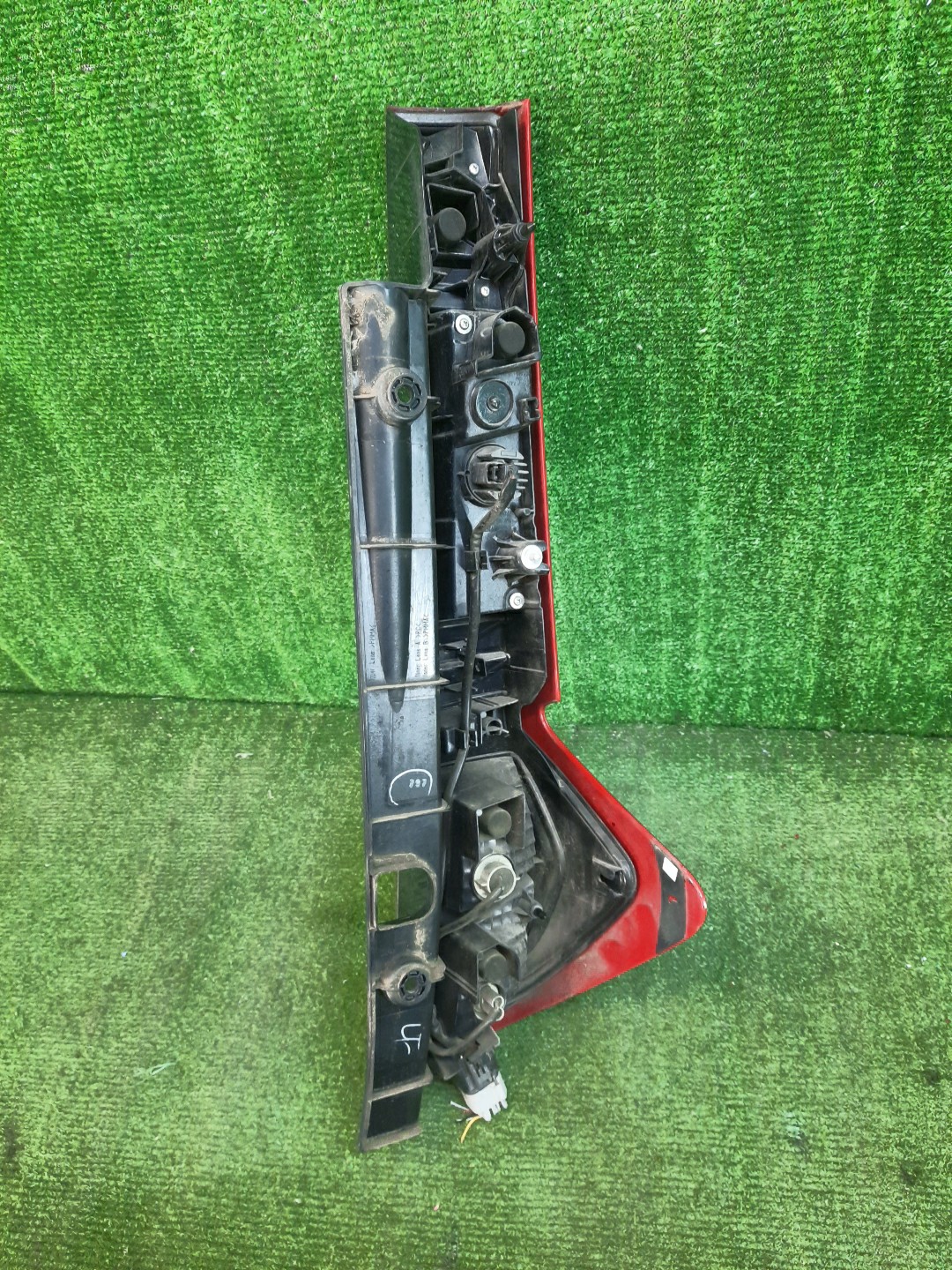 Стоп-сигнал левый задний TOYOTA THOR, JUSTY, TANK, ROOMY M910S, M900S, M900F, M910F, M910A, M900A 2 ракурс