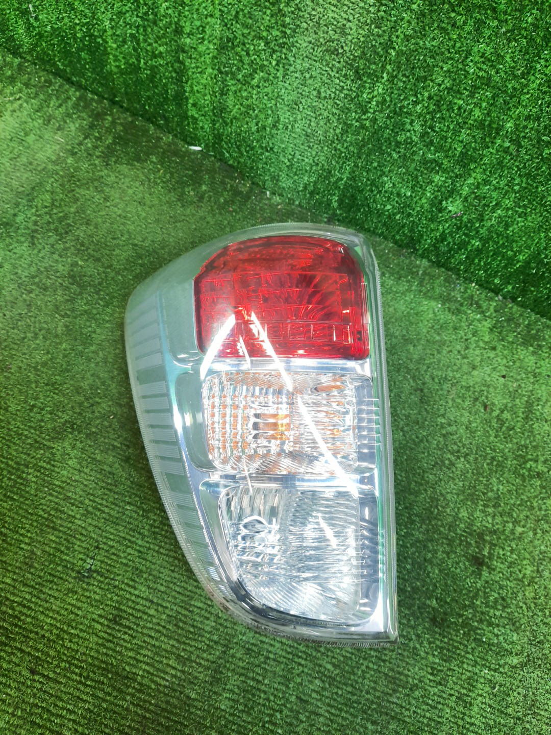 Стоп-сигнал левый задний TOYOTA RUSH, BE-GO J210E, J200E, J210G, J200G 1 ракурс