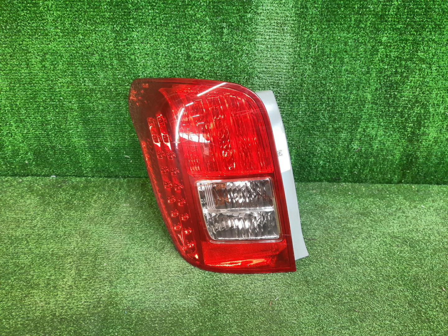 Стоп-сигнал левый задний TOYOTA COROLLA FIELDER, FIELDER ZRE144G, ZRE142G, NZE144G, NZE141G 1 ракурс