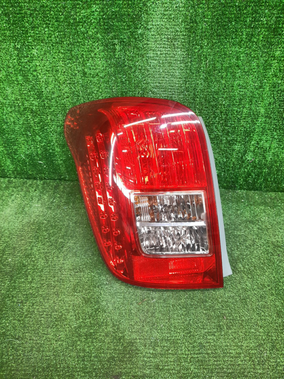 Стоп-сигнал левый задний TOYOTA COROLLA FIELDER, FIELDER ZRE144G, ZRE142G, NZE144G, NZE141G 1 ракурс