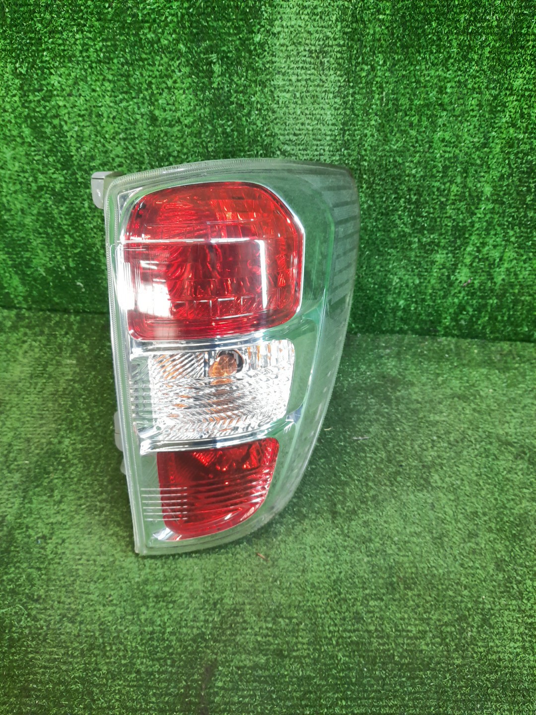 Стоп-сигнал правый задний TOYOTA RUSH, BE-GO J210E, J200E, J210G, J200G 1 ракурс