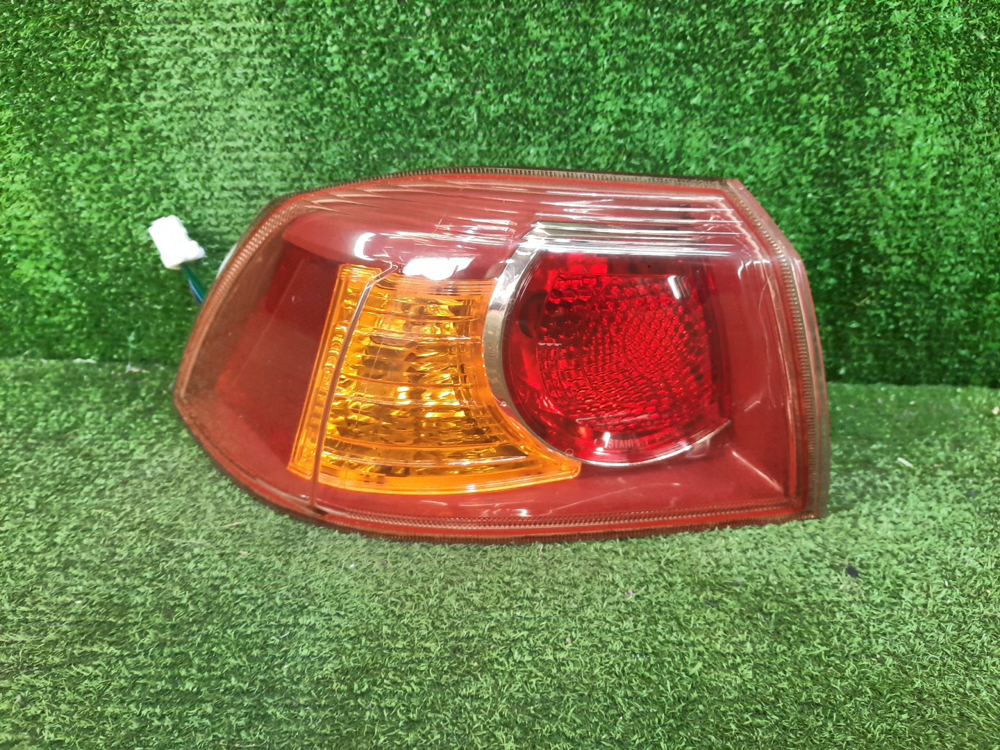 Стоп-сигнал левый задний MITSUBISHI LANCER, GALANT FORTIS CY4A, CY2A, CY3A, CY6A 1 ракурс