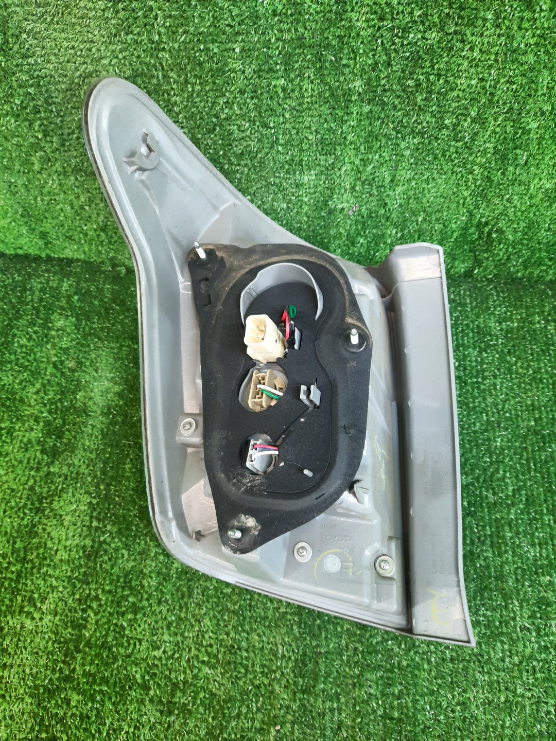 Стоп-сигнал правый задний TOYOTA COROLLA FIELDER, FIELDER ZRE144G, ZRE142G, NZE144G, NZE141G 3 ракурс
