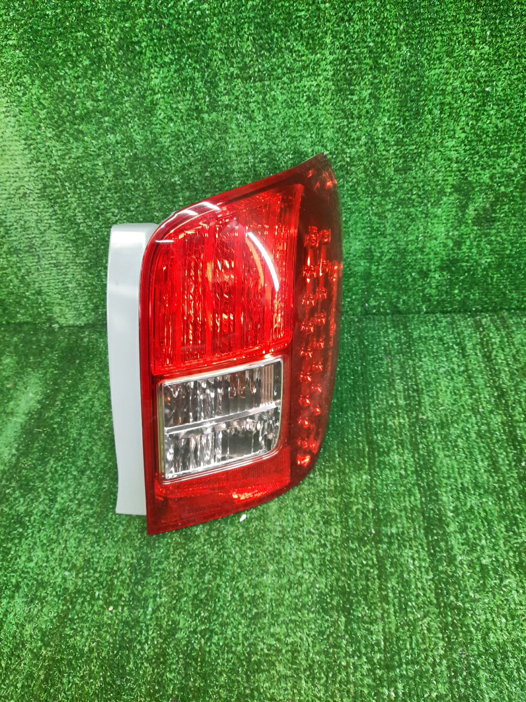 Стоп-сигнал правый задний TOYOTA COROLLA FIELDER, FIELDER ZRE144G, ZRE142G, NZE144G, NZE141G 1 ракурс