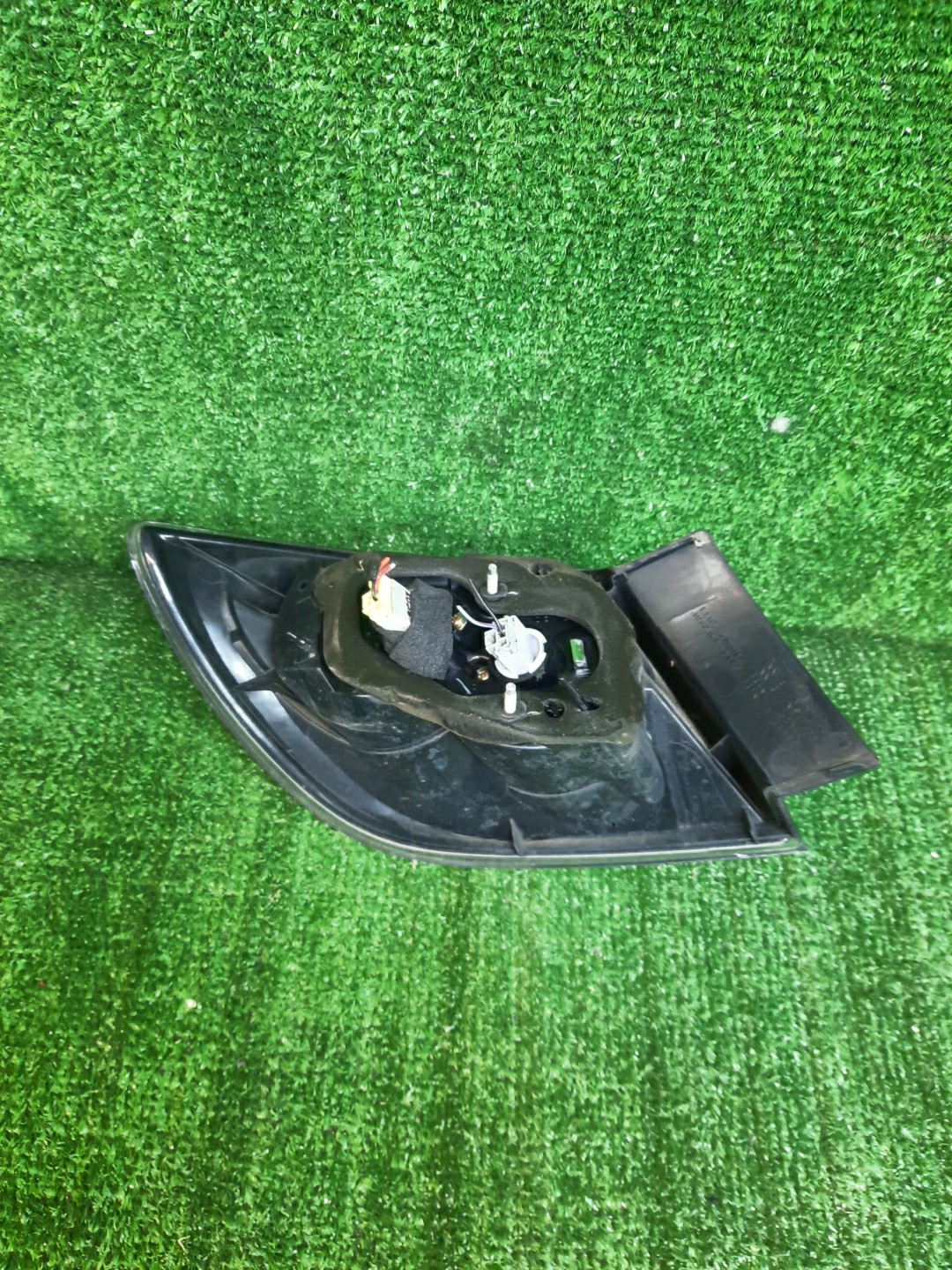 Стоп-сигнал правый задний MAZDA AXELA, MAZDA 3, 3 BK5P, BK3P, BKEP, BK 3 ракурс