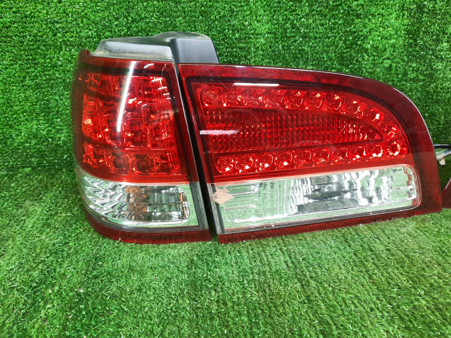 Стоп-сигнал левый задний FORD ESCAPE LFAL3F, LFAL3P EV9551160 EV9551150 EV9551170 EV9551180 3 ракурс