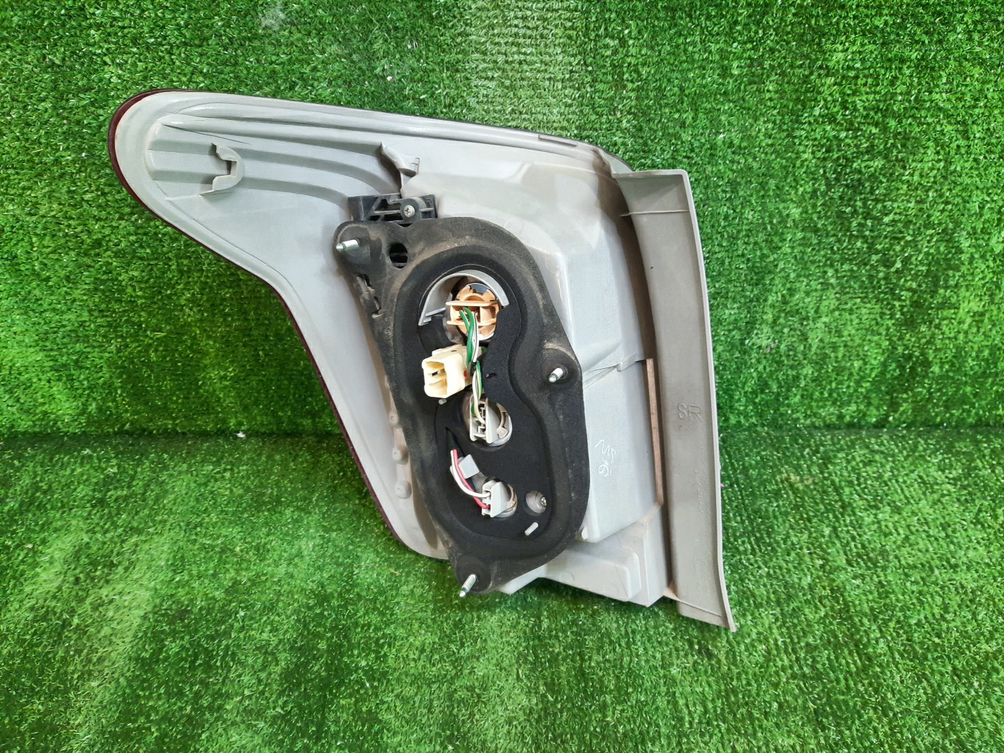 Стоп-сигнал правый задний TOYOTA COROLLA FIELDER, FIELDER ZRE144G, ZRE142G, NZE144G, NZE141G 2 ракурс