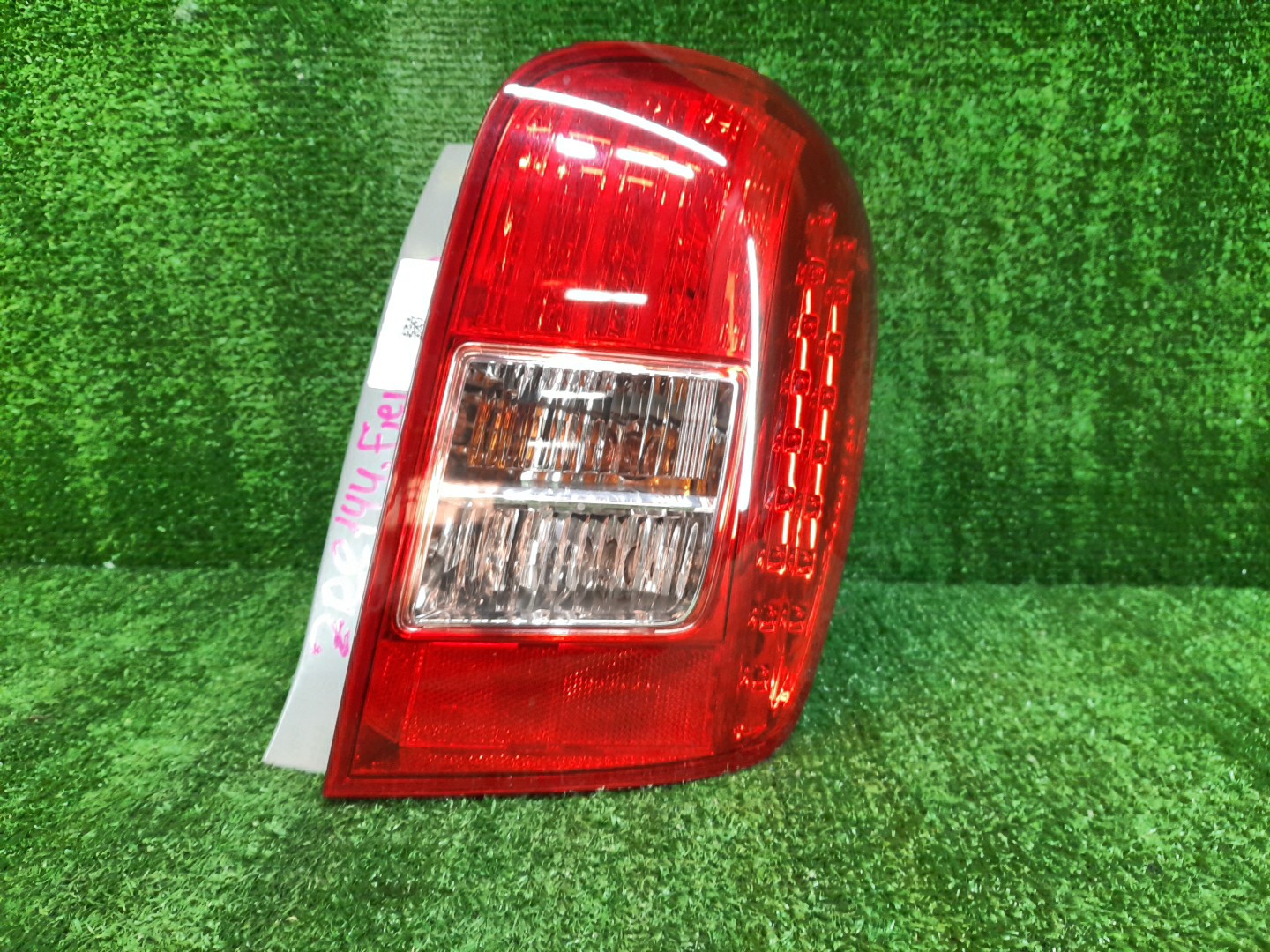 Стоп-сигнал правый задний TOYOTA COROLLA FIELDER, FIELDER ZRE144G, ZRE142G, NZE144G, NZE141G 1 ракурс