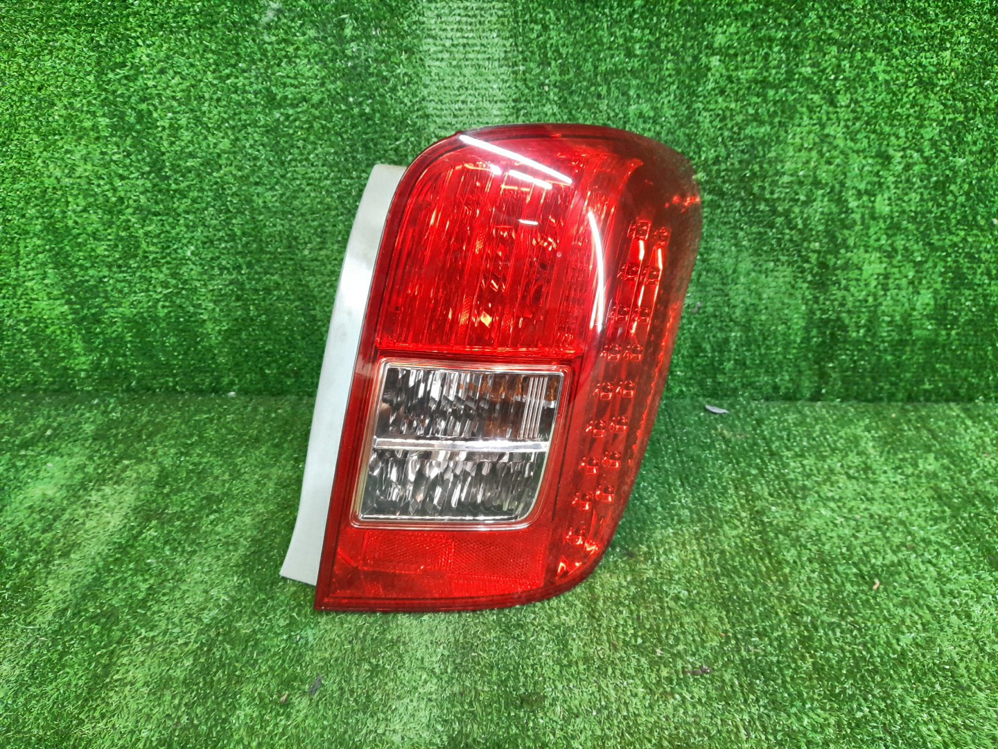 Стоп-сигнал правый задний TOYOTA COROLLA FIELDER, FIELDER ZRE144G, ZRE142G, NZE144G, NZE141G 1 ракурс