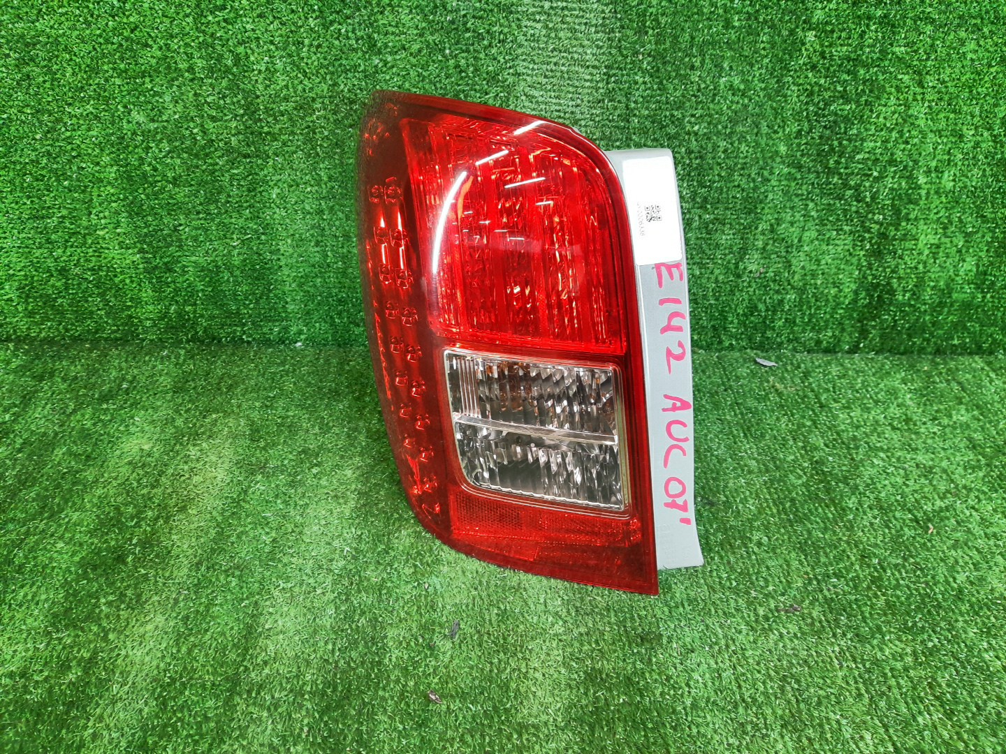 Стоп-сигнал левый задний TOYOTA COROLLA FIELDER, FIELDER ZRE144G, ZRE142G, NZE144G, NZE141G 1 ракурс