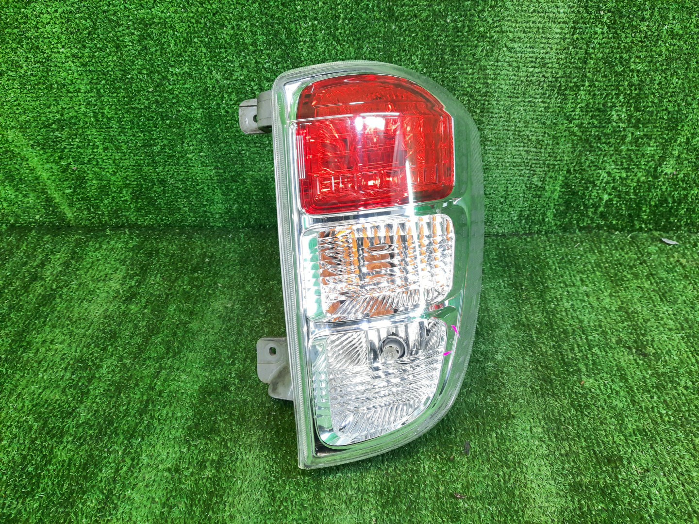 Стоп-сигнал правый задний TOYOTA RUSH, BE-GO J210E, J200E, J210G, J200G 1 ракурс