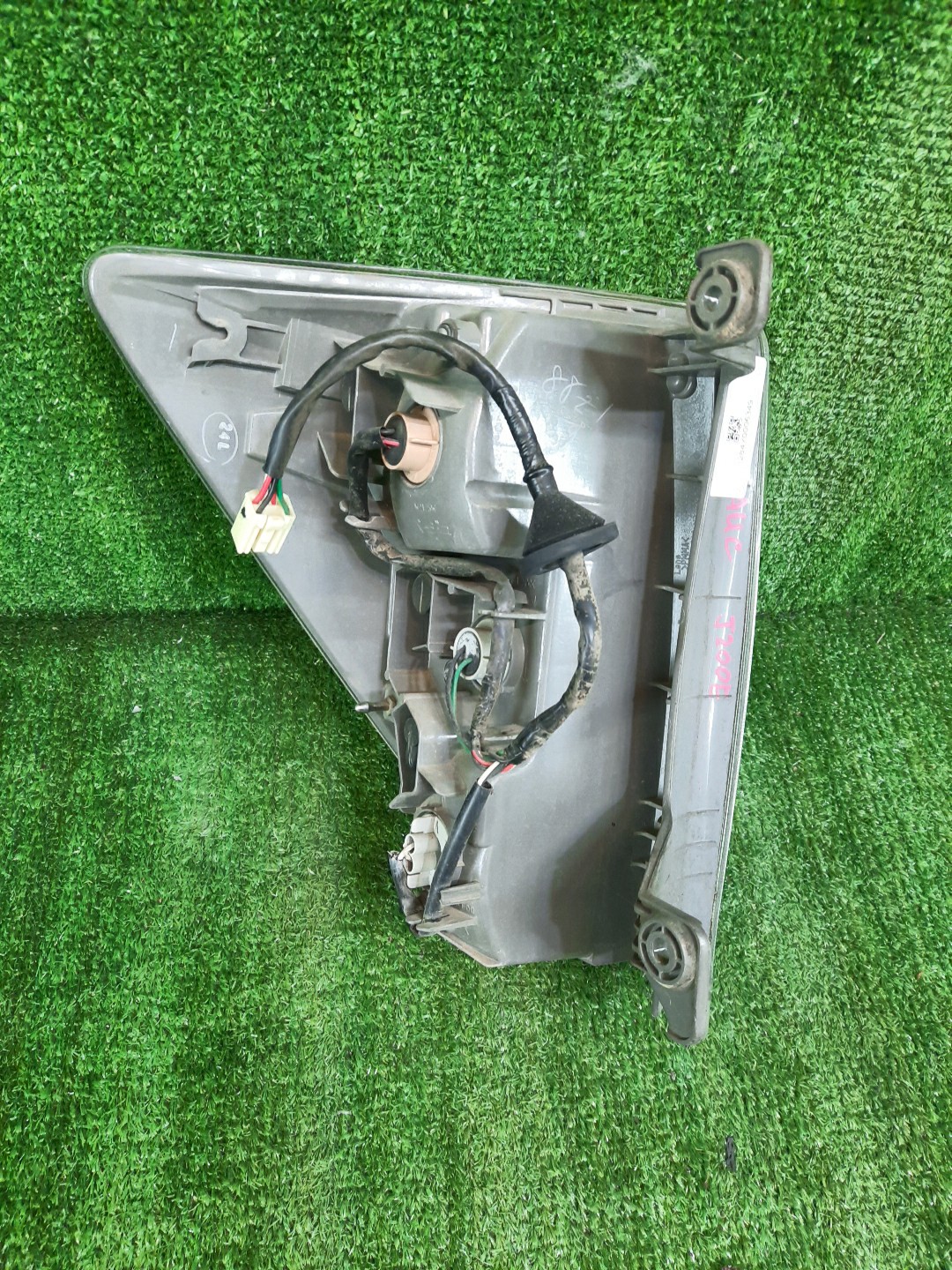 Стоп-сигнал правый задний TOYOTA RUSH, BE-GO J210E, J200E, J210G, J200G 3 ракурс