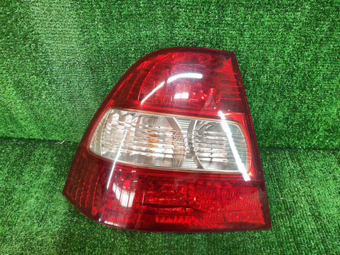 Стоп-сигнал левый задний TOYOTA COROLLA ZZE124, NZE121, NZE120, ZZE122, NZE124, CE121 1 ракурс