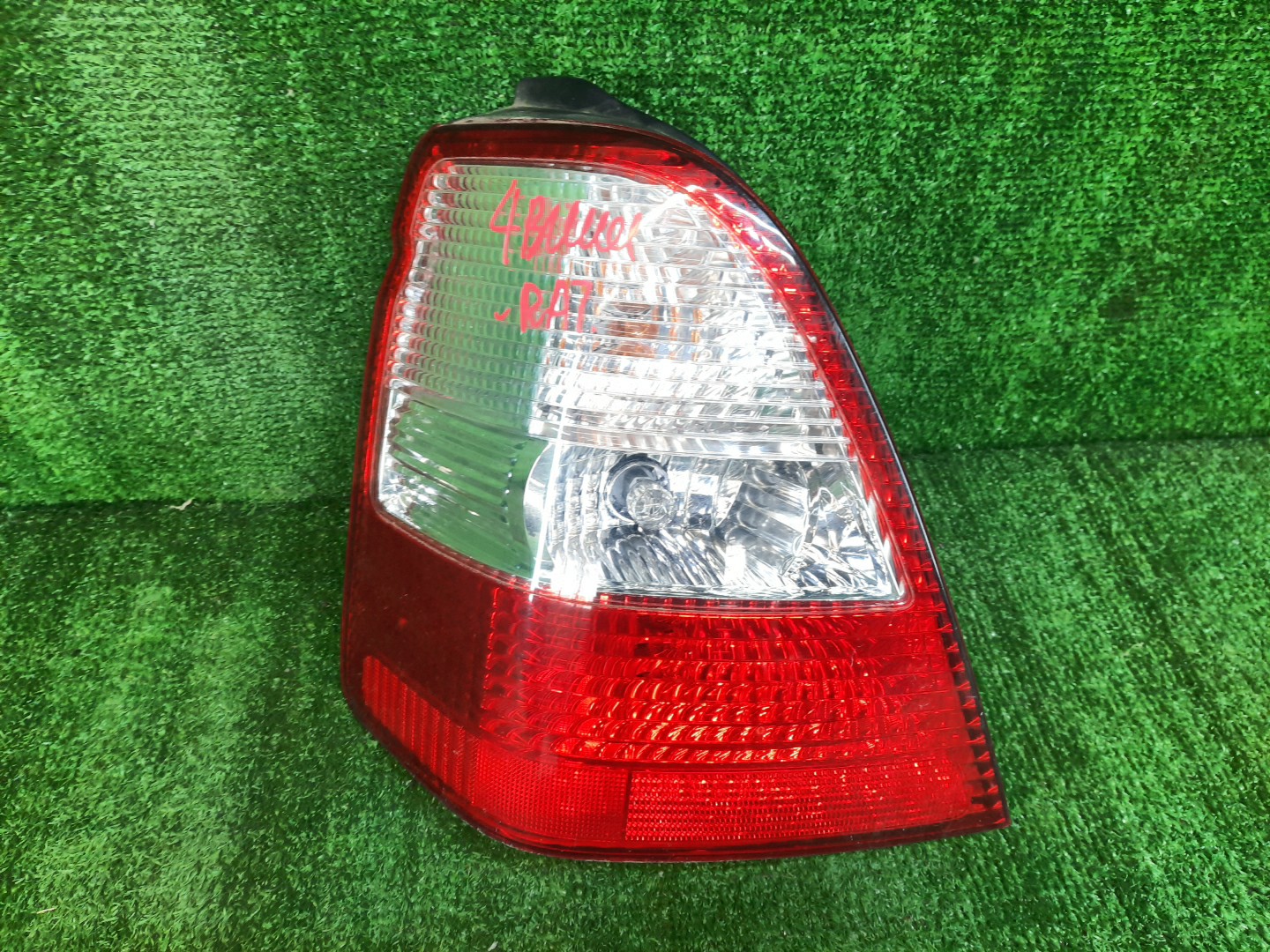 Стоп-сигнал левый задний HONDA ODYSSEY RA6, RA8, RA7, RA9 1 ракурс