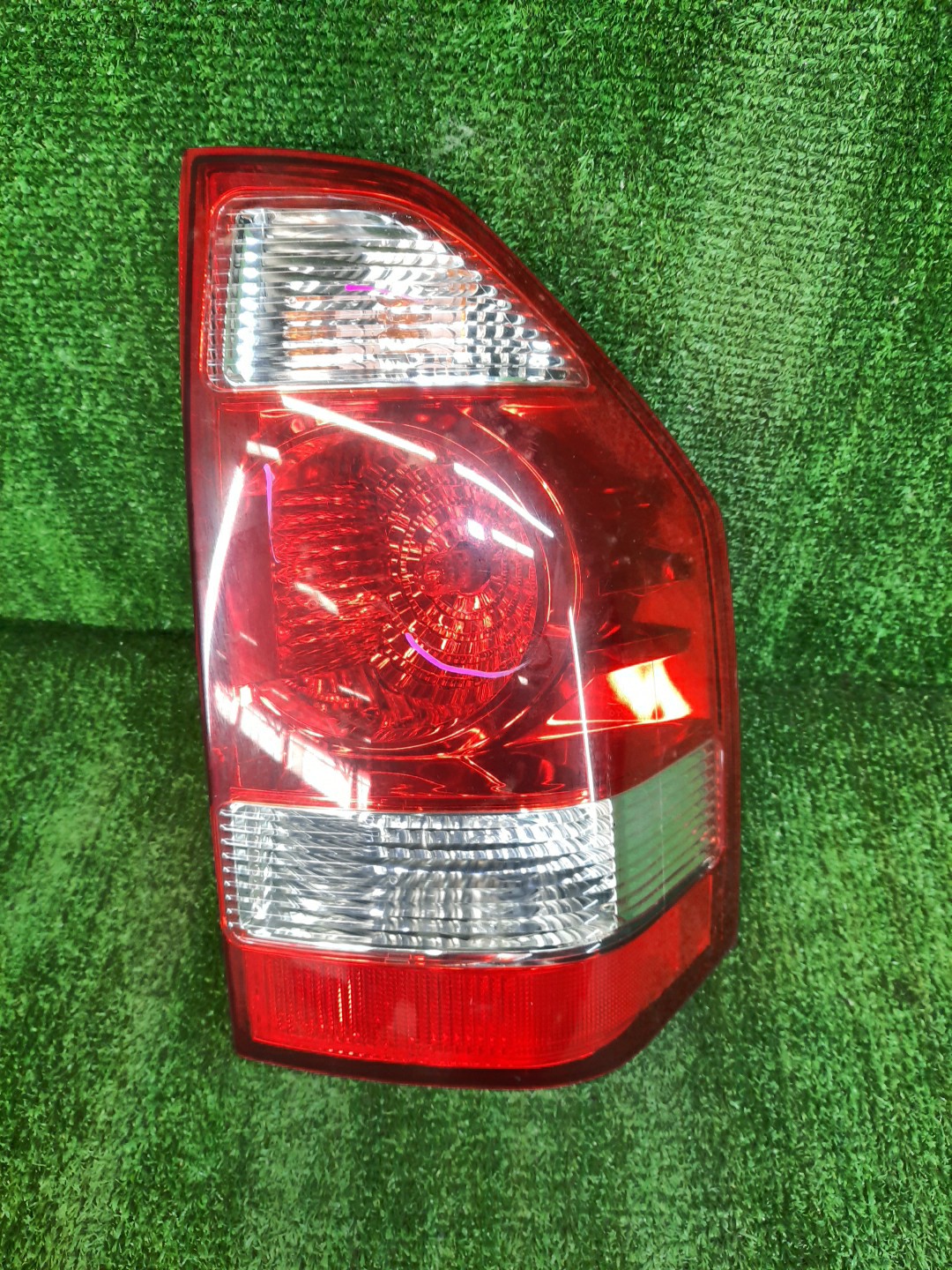 Стоп-сигнал правый задний MITSUBISHI PAJERO V75W, V65W, V78W, V73W, V77W, V63W, V68W 1 ракурс