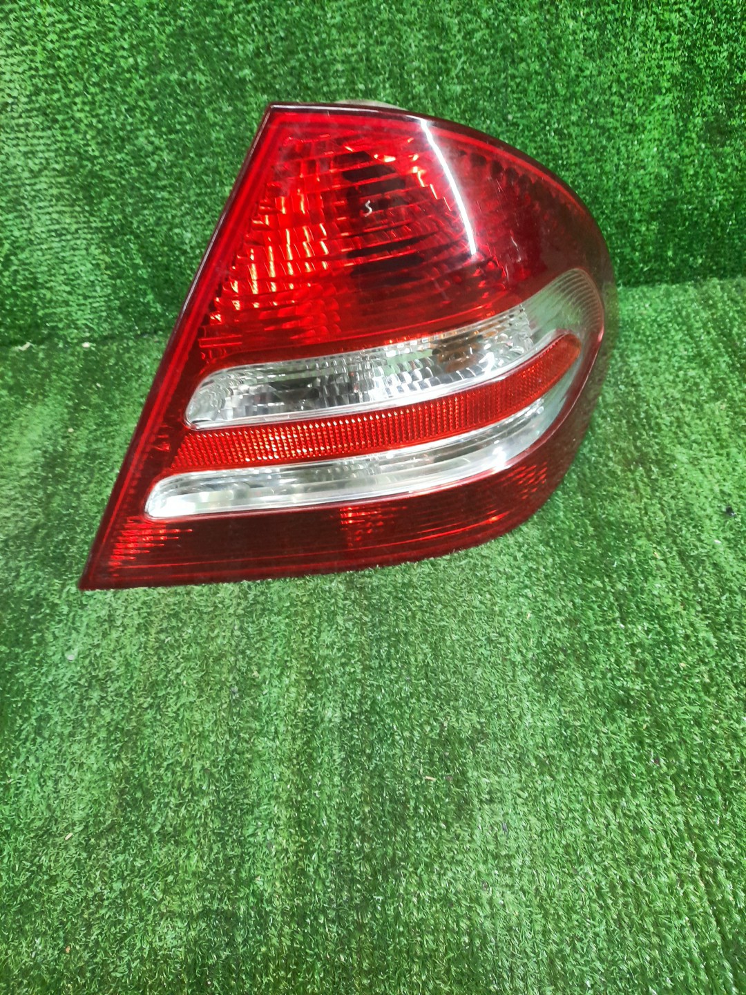 Стоп-сигнал правый задний MERCEDES-BENZ C-Class W203.004 2038202064 1 ракурс