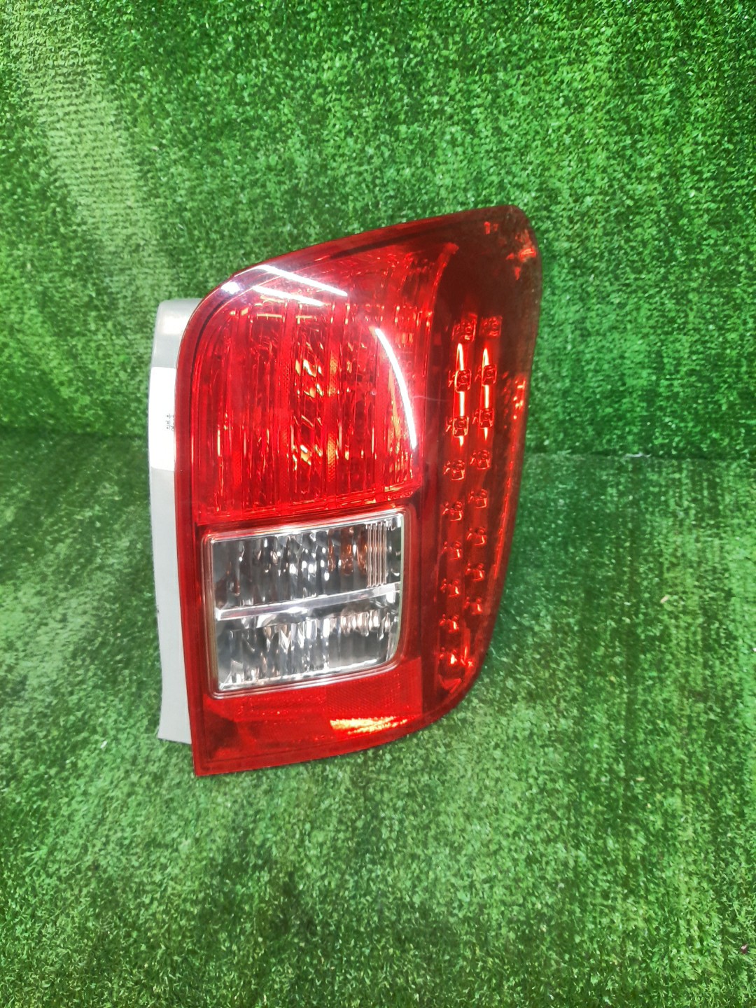 Стоп-сигнал правый задний TOYOTA COROLLA FIELDER, FIELDER ZRE144G, ZRE142G, NZE144G, NZE141G 1 ракурс