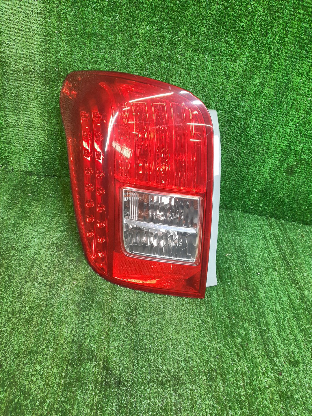 Стоп-сигнал левый задний TOYOTA COROLLA FIELDER, FIELDER ZRE144G, ZRE142G, NZE144G, NZE141G 1 ракурс