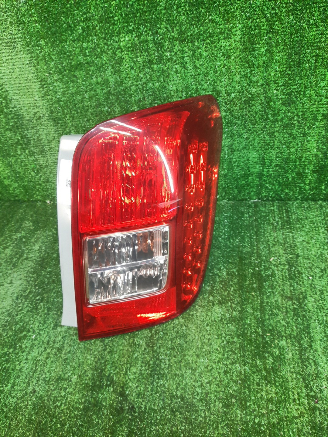 Стоп-сигнал правый задний TOYOTA COROLLA FIELDER, FIELDER ZRE144G, ZRE142G, NZE144G, NZE141G 1 ракурс