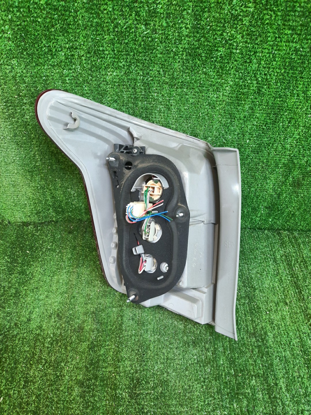 Стоп-сигнал правый задний TOYOTA COROLLA FIELDER, FIELDER ZRE144G, ZRE142G, NZE144G, NZE141G 2 ракурс