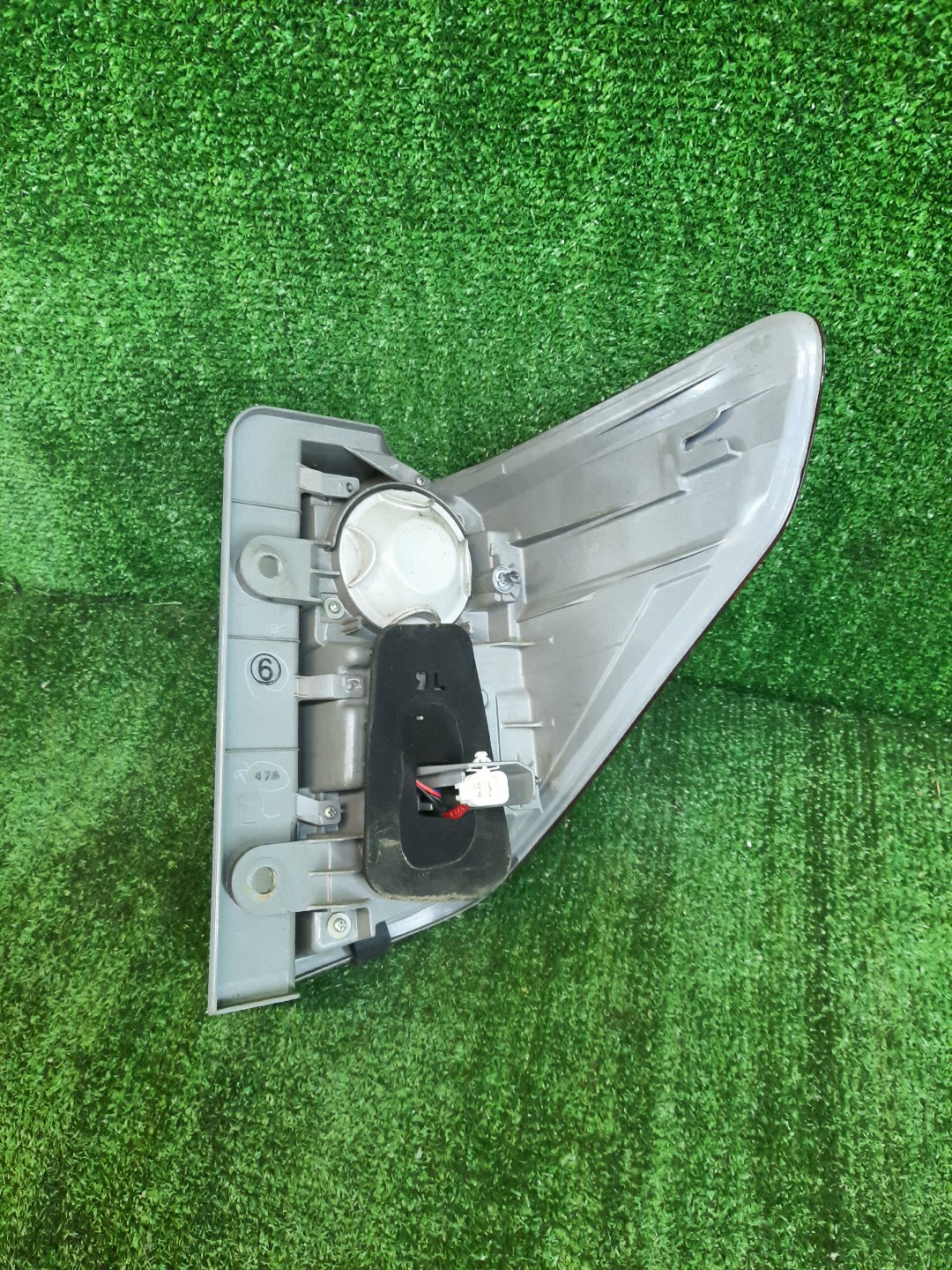 Стоп-сигнал левый задний TOYOTA ALPHARD ANH25W, GGH25W, GGH20W, ANH20W 3 ракурс