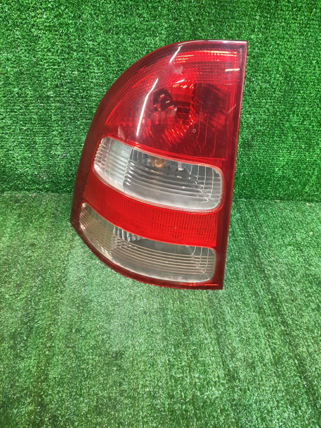 Стоп-сигнал левый задний TOYOTA COROLLA FIELDER NZE121G, ZZE123G, ZZE124G, ZZE122G, NZE124G 1 ракурс