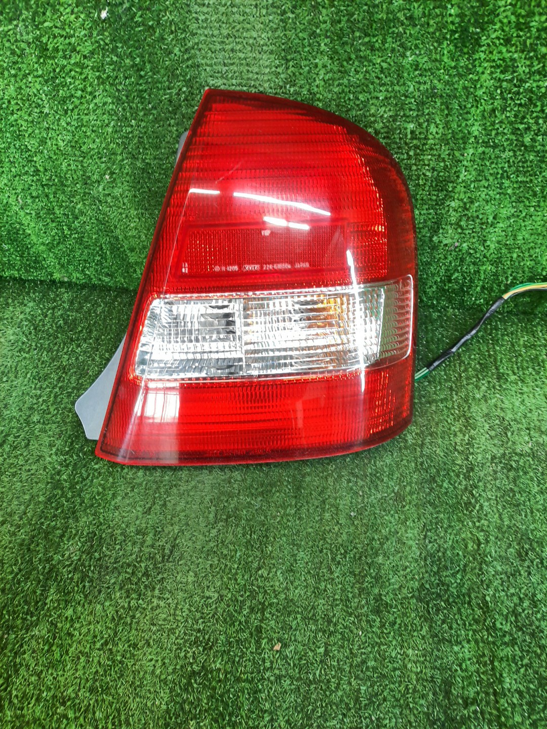 Стоп-сигнал правый задний MAZDA FAMILIA, 323 BJ5P, BJEP, BJ3P, BJFP, BJ 1 ракурс