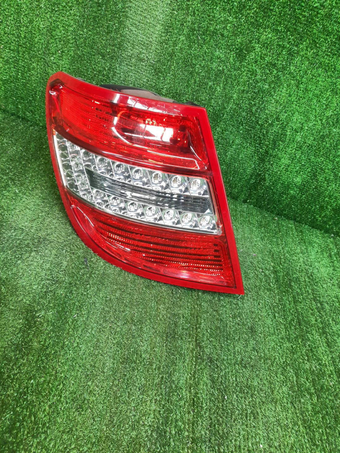 Стоп-сигнал левый задний MERCEDES-BENZ C-Class S204, 204248, 204241, 204254, S204.254, 204257, S204.256, 204277, 204247, 204252, 204507, S204.247, S204.249, S204.241, S204.246, S204.252 1 ракурс