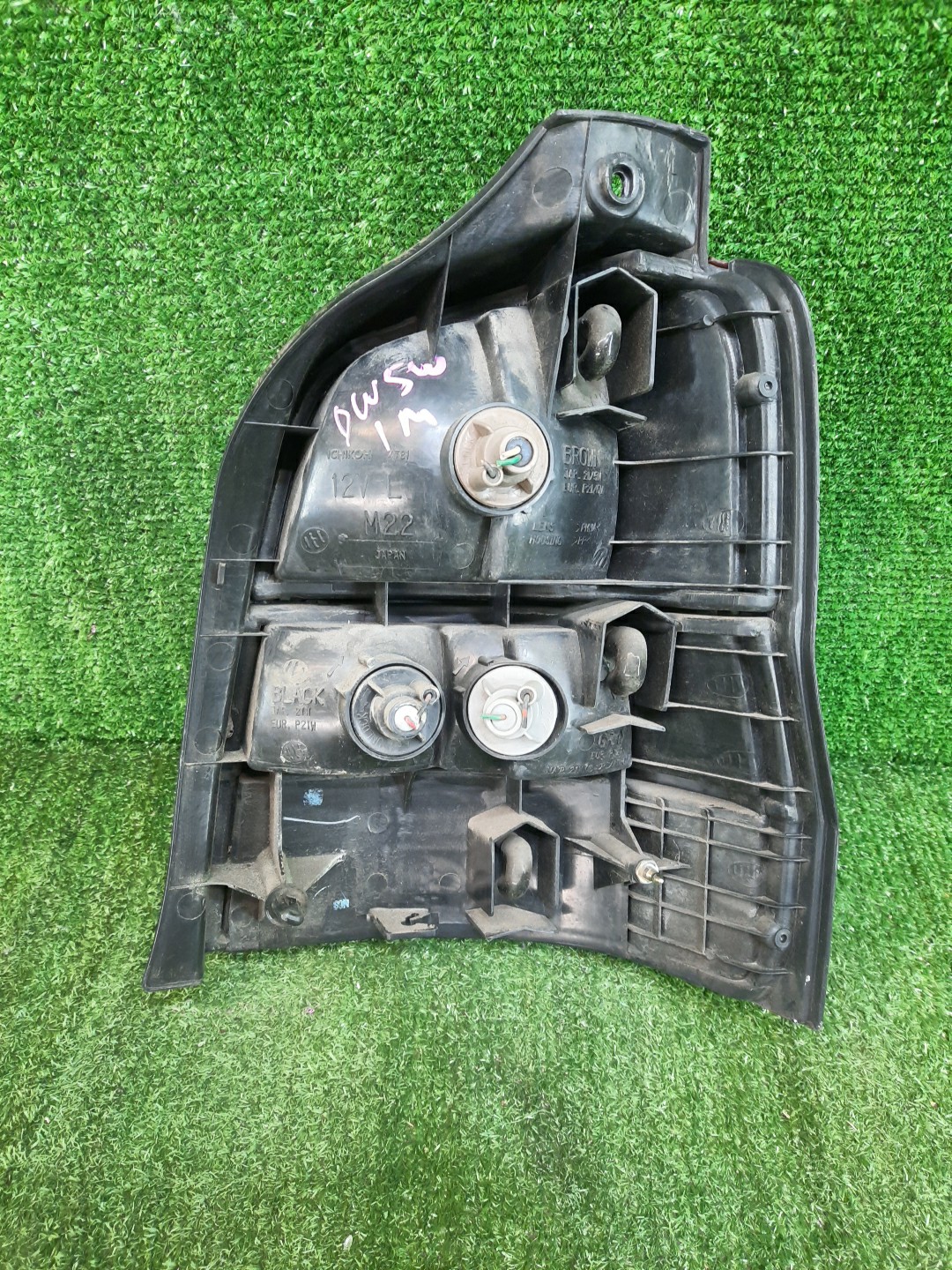 Стоп-сигнал левый задний MAZDA DEMIO DW3W, DW5W 3 ракурс
