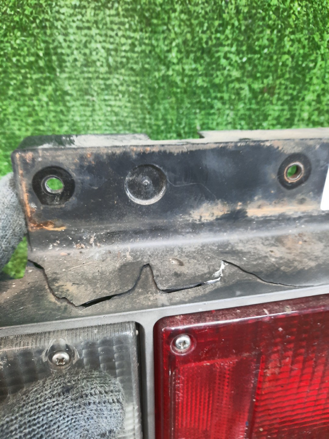 Стоп-сигнал правый задний ISUZU ELF NKR69 3 ракурс