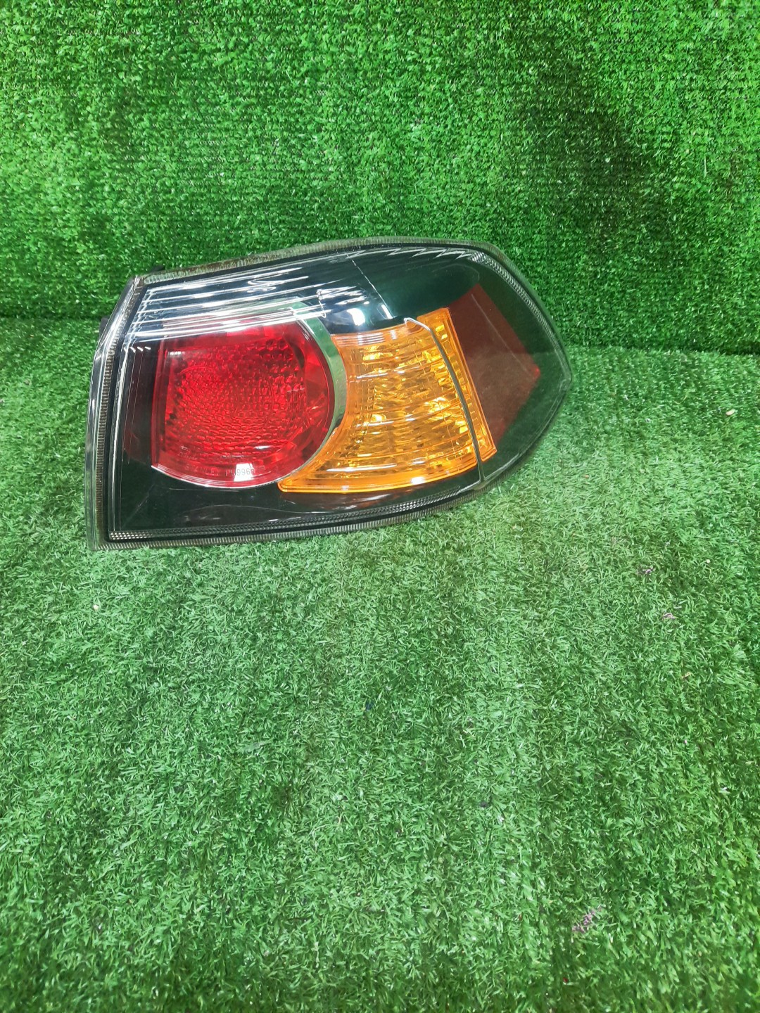 Стоп-сигнал правый задний MITSUBISHI LANCER, GALANT FORTIS CY4A, CY2A, CY3A, CY6A 1 ракурс