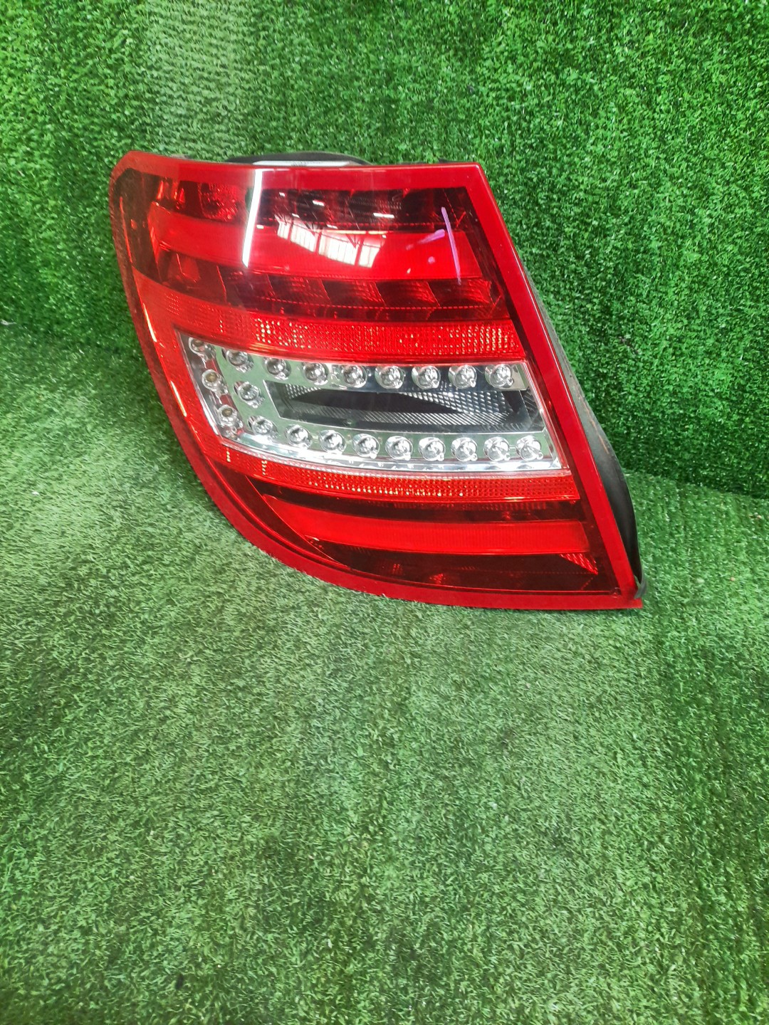 Стоп-сигнал левый задний MERCEDES-BENZ C-Class S204, 204248, 204241, 204254, S204.254, 204257, S204.256, 204277, 204247, 204252, 204507, S204.247, S204.249, S204.241, S204.246, S204.252 1 ракурс