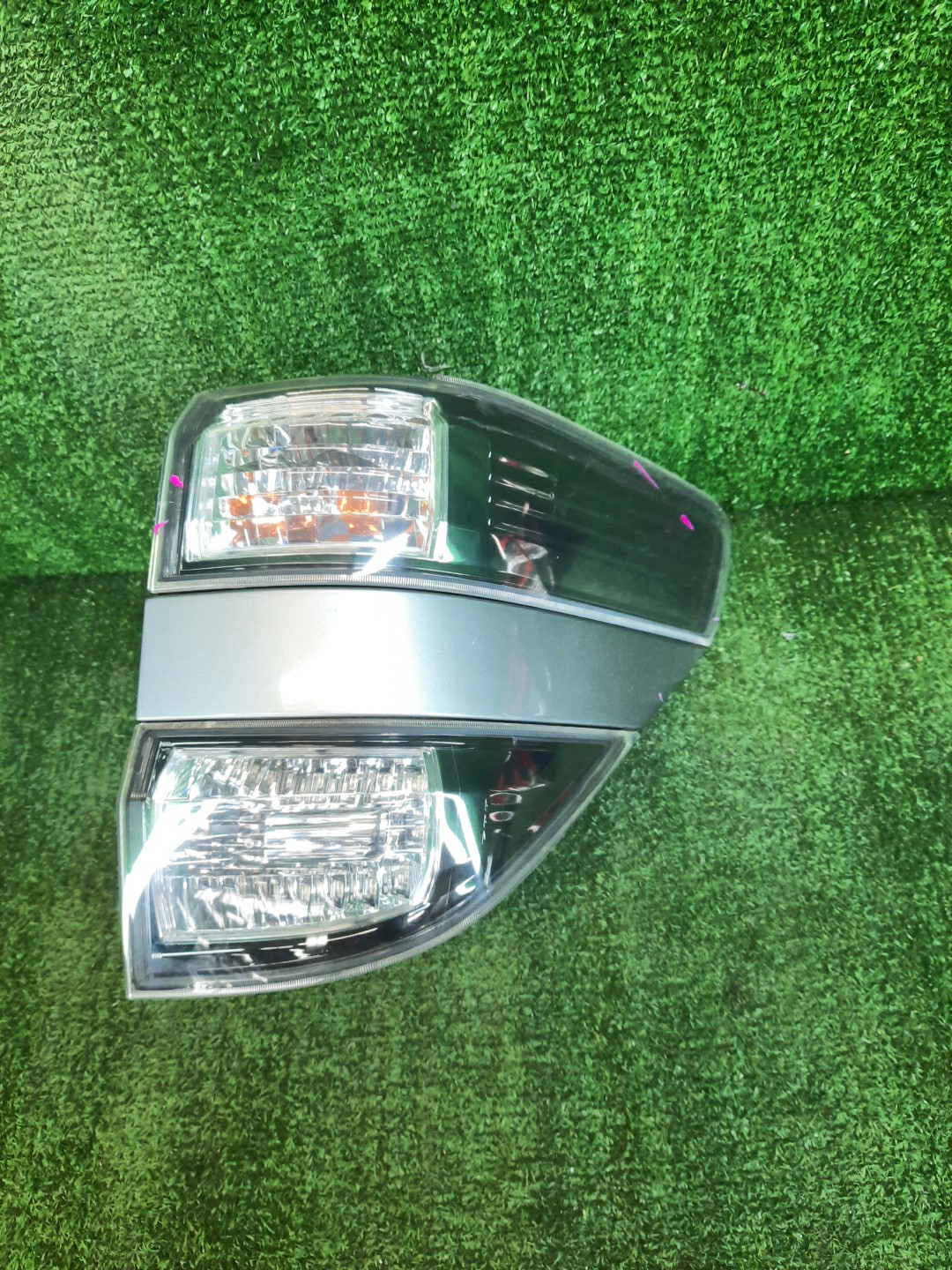 Стоп-сигнал правый задний TOYOTA VELLFIRE ANH25W, GGH25W, GGH20W, ANH20W 1 ракурс