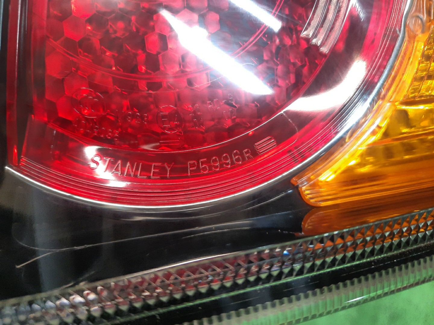 Стоп-сигнал правый задний MITSUBISHI LANCER, GALANT FORTIS CY4A, CY2A, CY3A, CY6A 3 ракурс