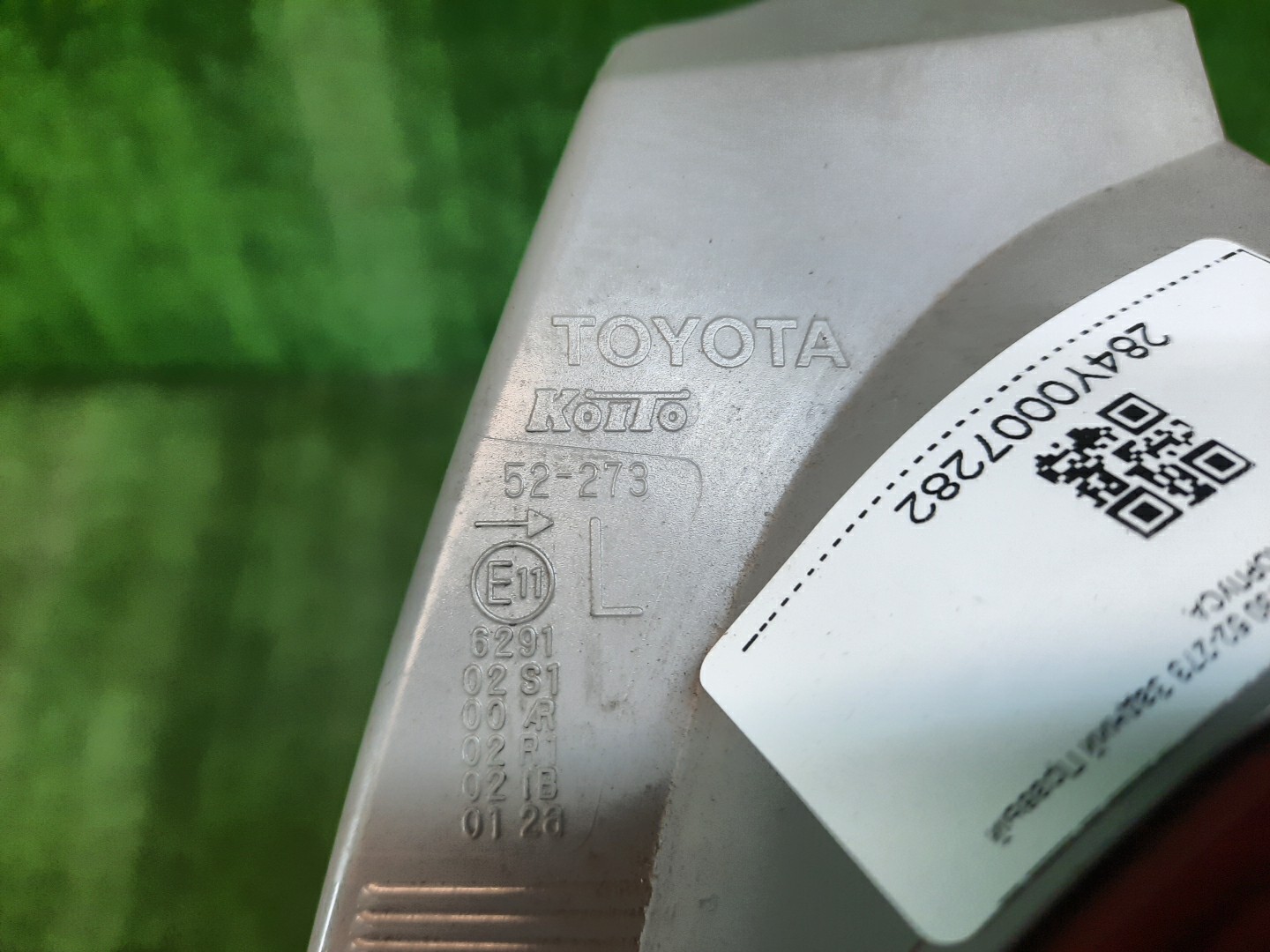Стоп-сигнал правый задний TOYOTA VITZ, YARIS KSP130, NSP130, NSP135, NCP131 3 ракурс