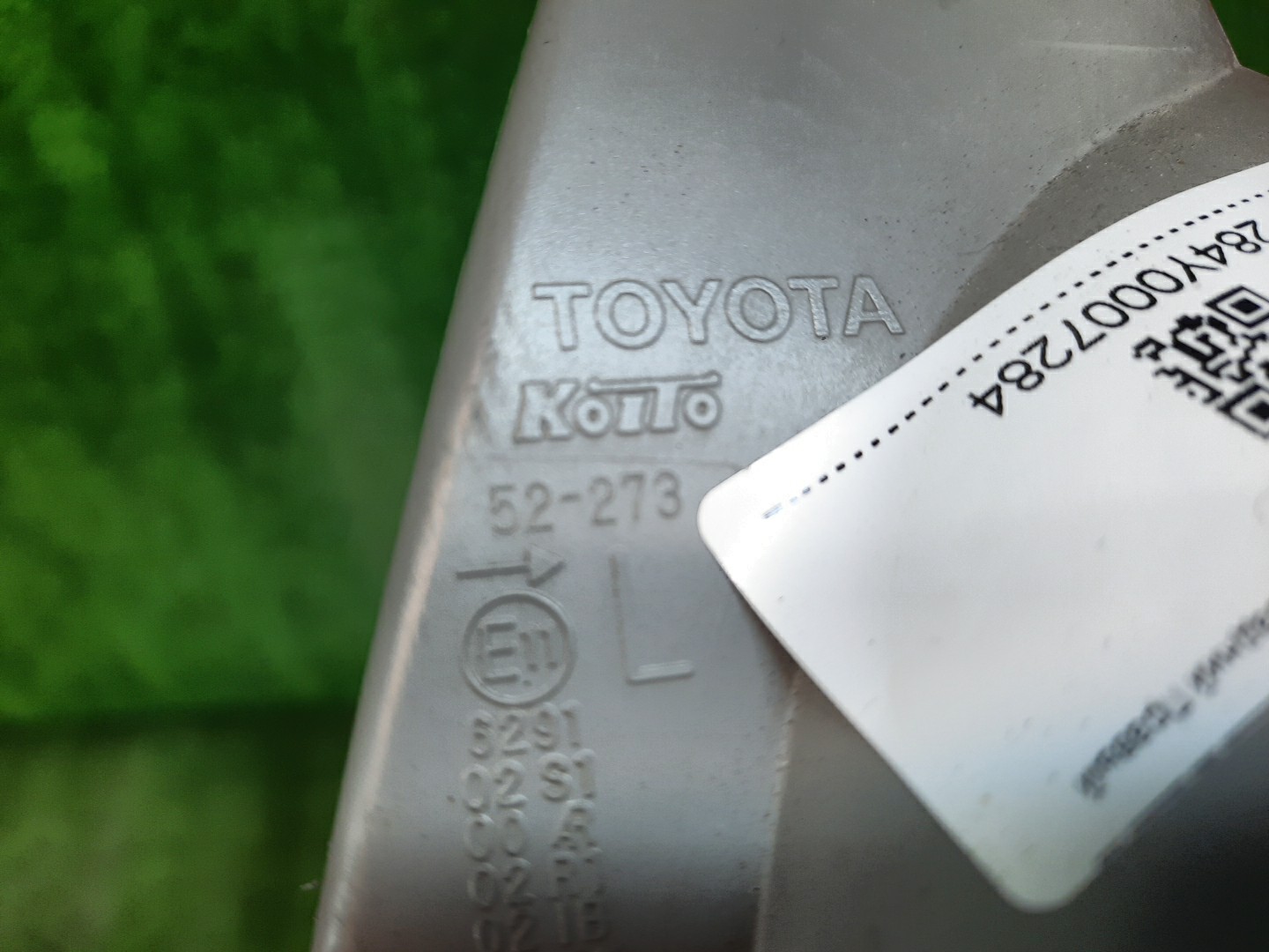 Стоп-сигнал правый задний TOYOTA VITZ, YARIS KSP130, NSP130, NSP135, NCP131 3 ракурс