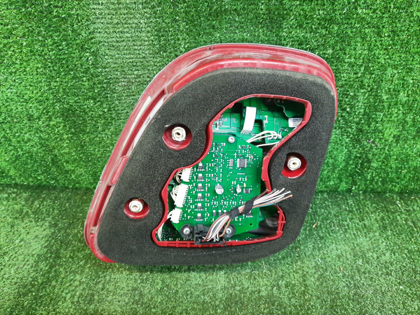 Стоп-сигнал левый задний BENTLEY FLYING SPUR 3W2 2 ракурс