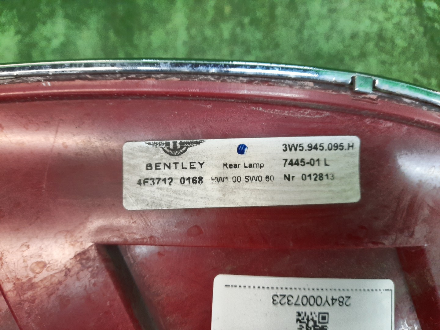 Стоп-сигнал левый задний BENTLEY FLYING SPUR 3W2 3 ракурс