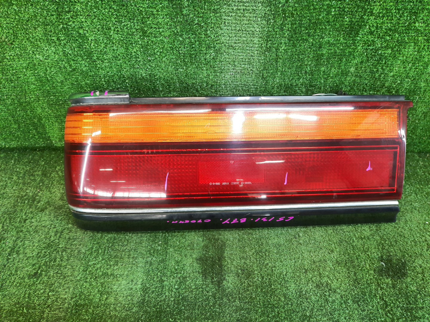 Стоп-сигнал левый задний TOYOTA CROWN JZS131, GS130, GS131, JZS130, MS135, MS137, JZS133, LS131, GS136, JZS136, LS130, UZS131 1 ракурс