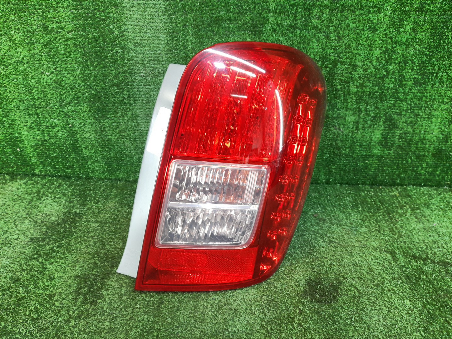 Стоп-сигнал правый задний TOYOTA COROLLA FIELDER, FIELDER ZRE144G, ZRE142G, NZE144G, NZE141G 1 ракурс